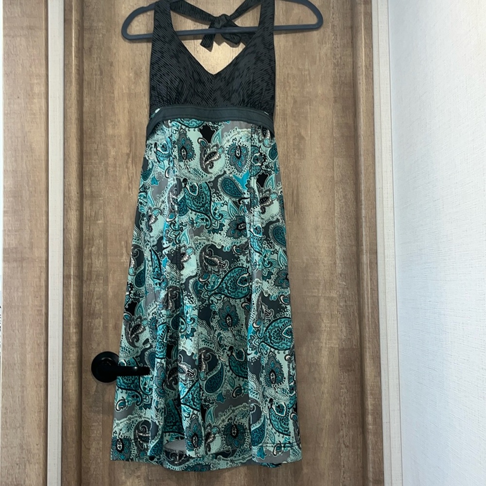 Athleta paisley go anywhere halter dress gray/blue SZ 8